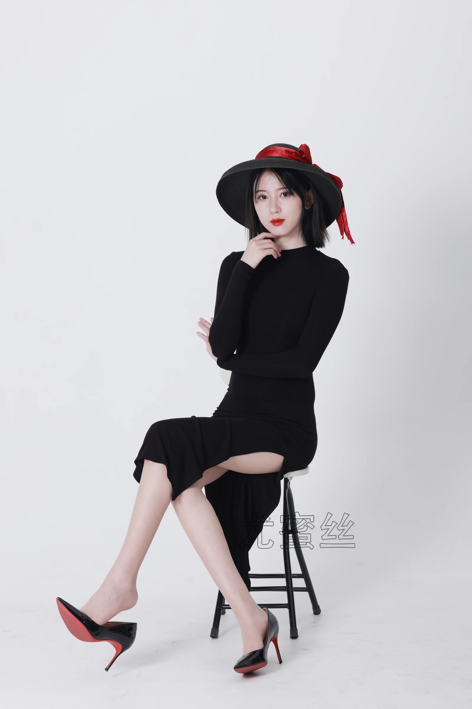 [尤蜜丝]穿搭写真-No.107-[18P-119MB]-7.webp